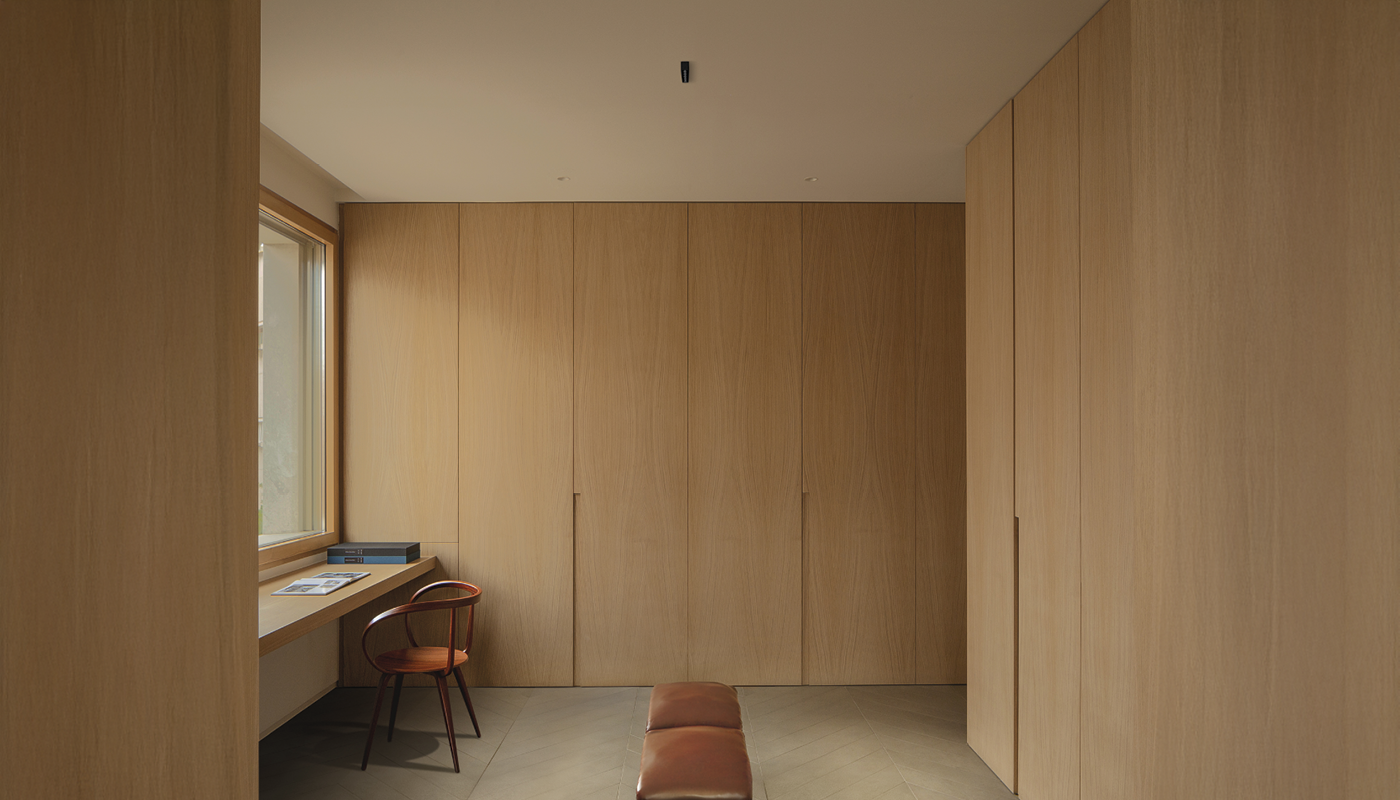 BLACK FOSTER MICRO SURFACE 5